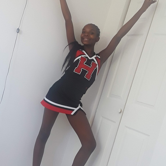 Meet your Posher, Almitra - Picture 5 of 12